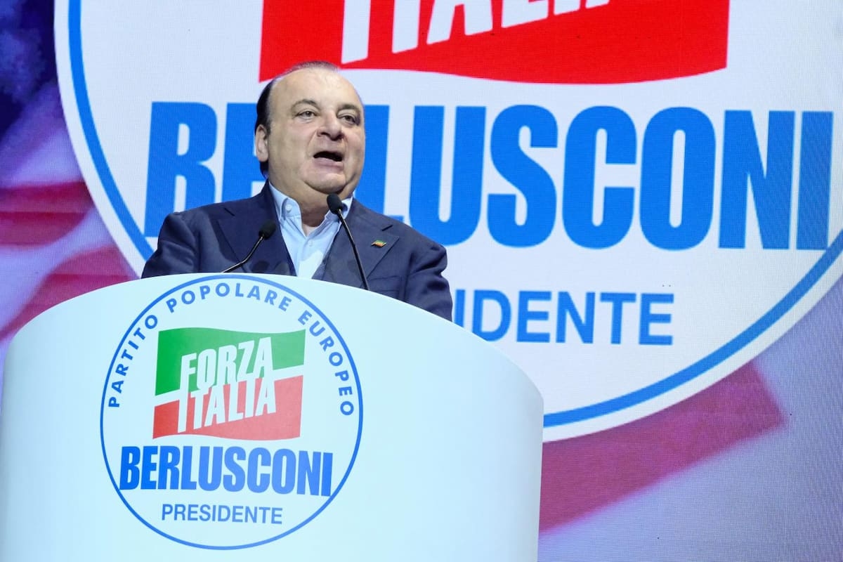 Huawei gate, l’inchiesta belga si abbatte su Forza Italia: chiesta la revoca dell’immunità per due europarlamentari