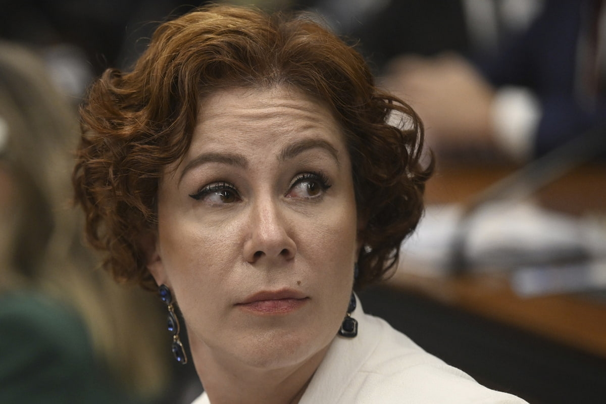 Mahkumiyet ve iadeden kurtulmak için İtalya'ya kaçan Brezilyalı milletvekili Carla Zambelli kimdir: Interpol tarafından aranıyor