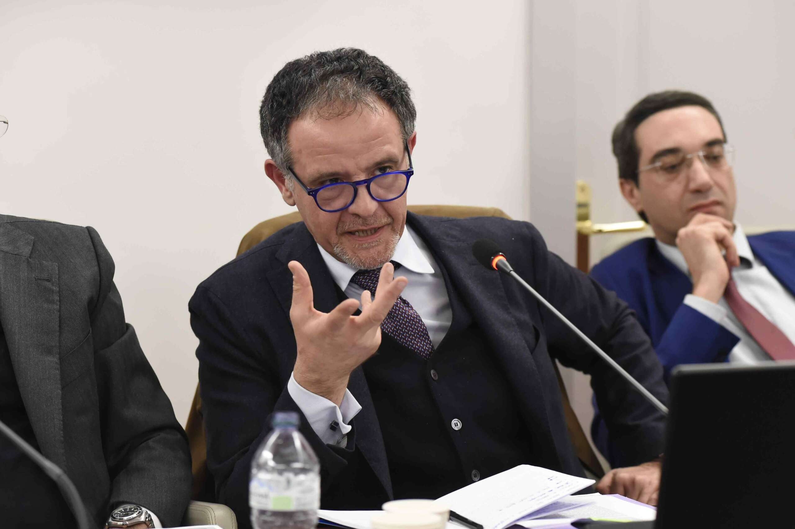 "Yes to protection for Piccirillo", the CSM (split) defends the prosecutor attacked by Nordio