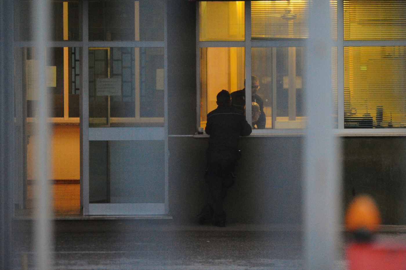 "There's no life here, we'd like to close our eyes forever": a letter from Brescia prison