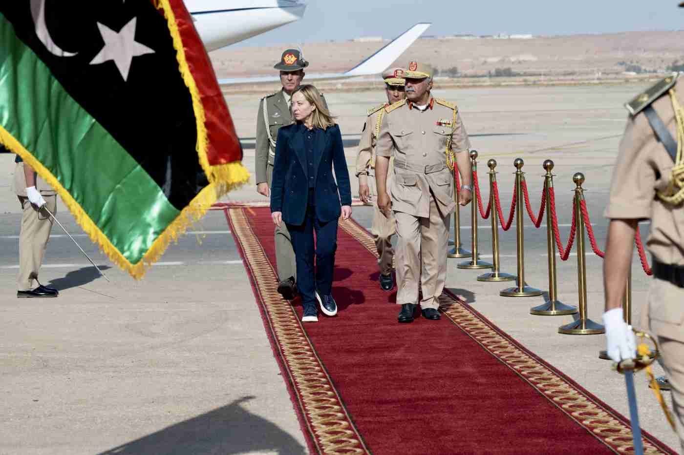 What is the pact that binds us to the Libyans? Meloni should stop putting on a show and explain to the country.