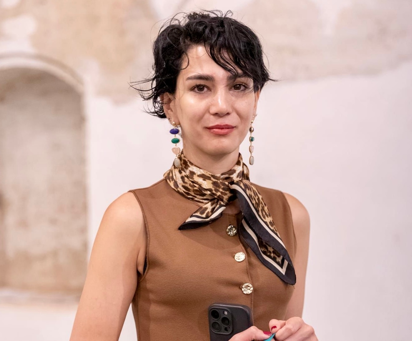 İranlı aktivist Sadaf Baghbani: "İsrail bombalarının ve rejimin baskısının çift hedefiyiz"