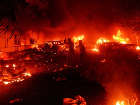 Morti nelle proteste in Indonesia