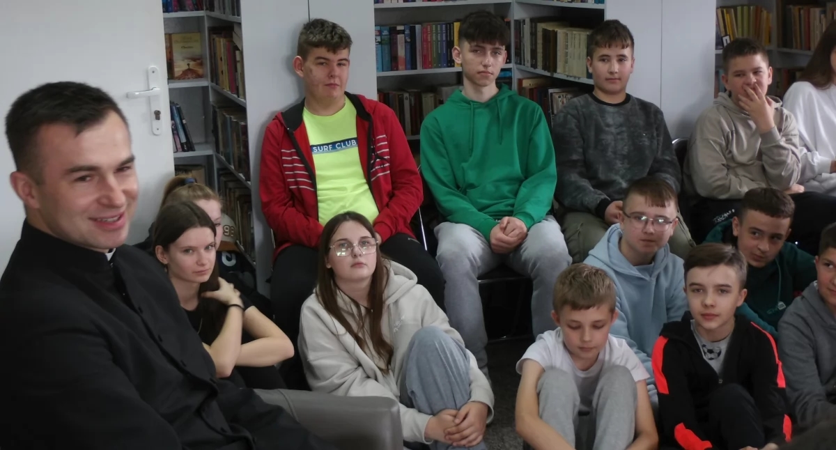 Sacerdote de TikTok visita Kaszyce [FOTOS]