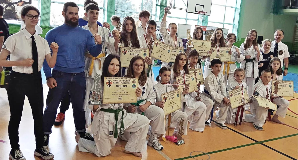 Podkarpacie karate şampiyonasında bir çanta dolusu madalya