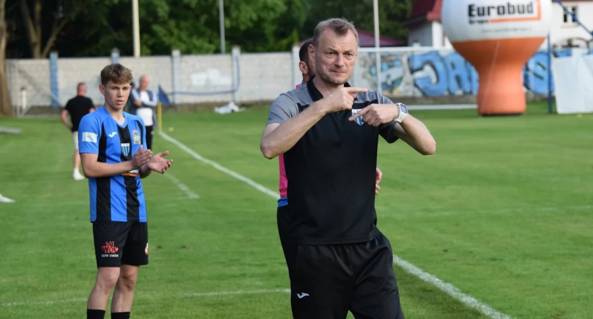El JKS Jarosław es el subcampeón de la 4.ª liga de Podkarpackie. Glinik Gorlice espera en los play-offs.