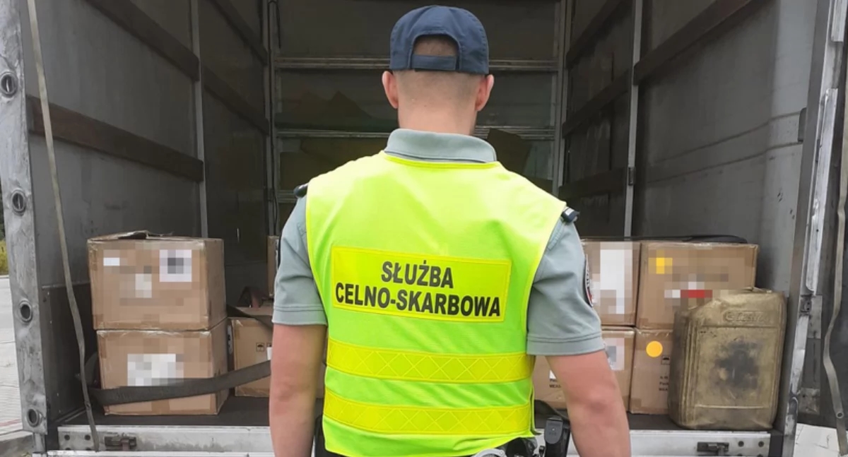 Se incautaron casi 6.000 cigarrillos electrónicos desechables.
