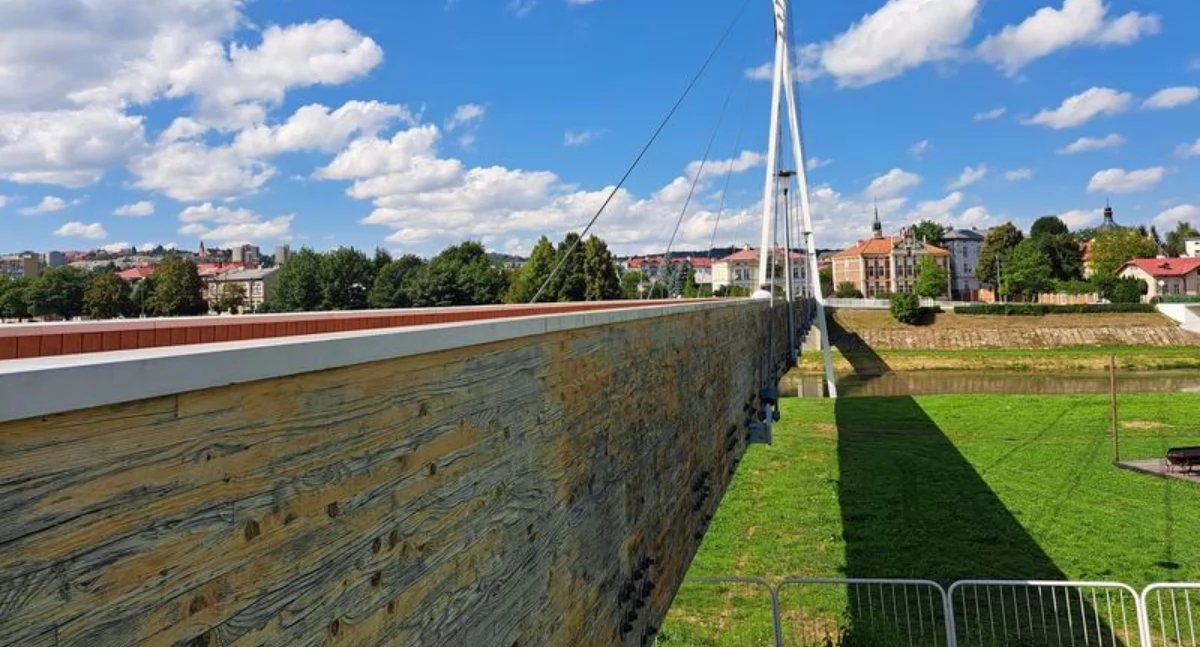 La città troverà i fondi per una ristrutturazione completa del ponte pedonale e ciclabile? [FOTO]