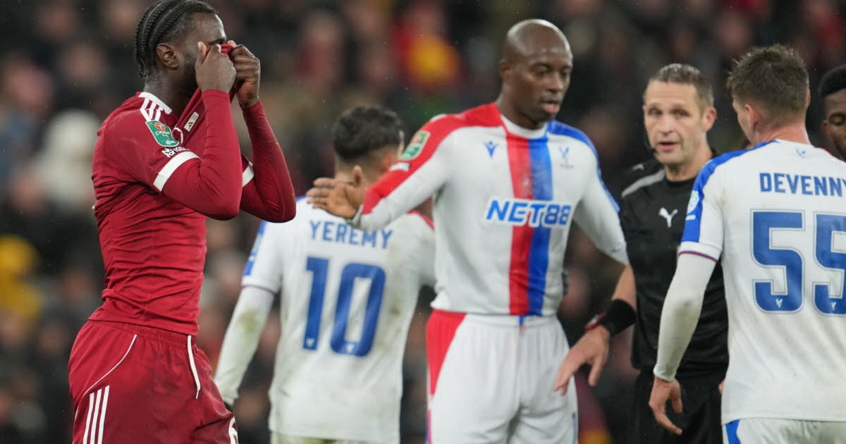 Football. Eliminated from the League Cup by Crystal Palace, Liverpool is in crisis