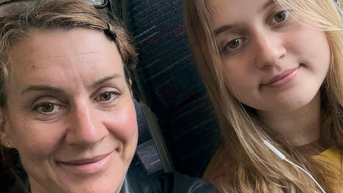 Fiquei tão orgulhosa quando minha filha conseguiu um emprego de sábado... é isso que você deve ensinar aos seus filhos sobre dinheiro.