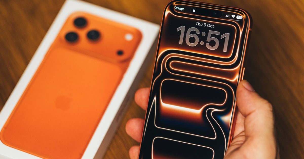 'Busco ofertas de móviles; esta oferta del Apple iPhone 17 Pro por 45 libras es fantástica'.