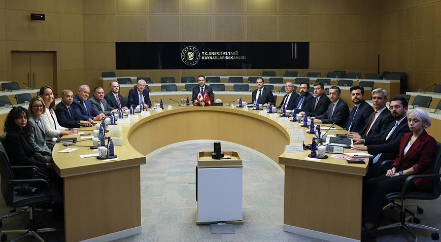 Minister Bayraktar spotkał się z Ianem L. Edwardsem, prezesem AtkinsRealis