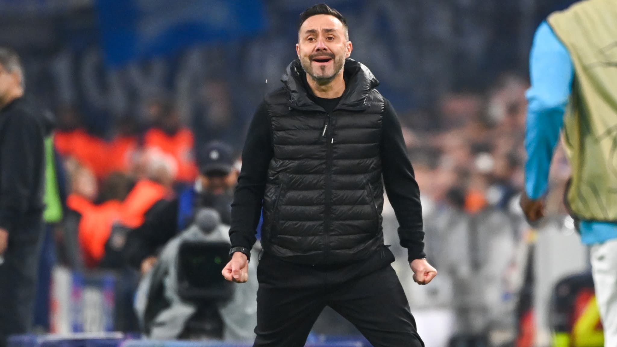 «В Мадриде и Марселе действуют разные правила»: Де Дзерби возмущен пенальти, который не был назначен «Марселю» в матче против «Аталанты»