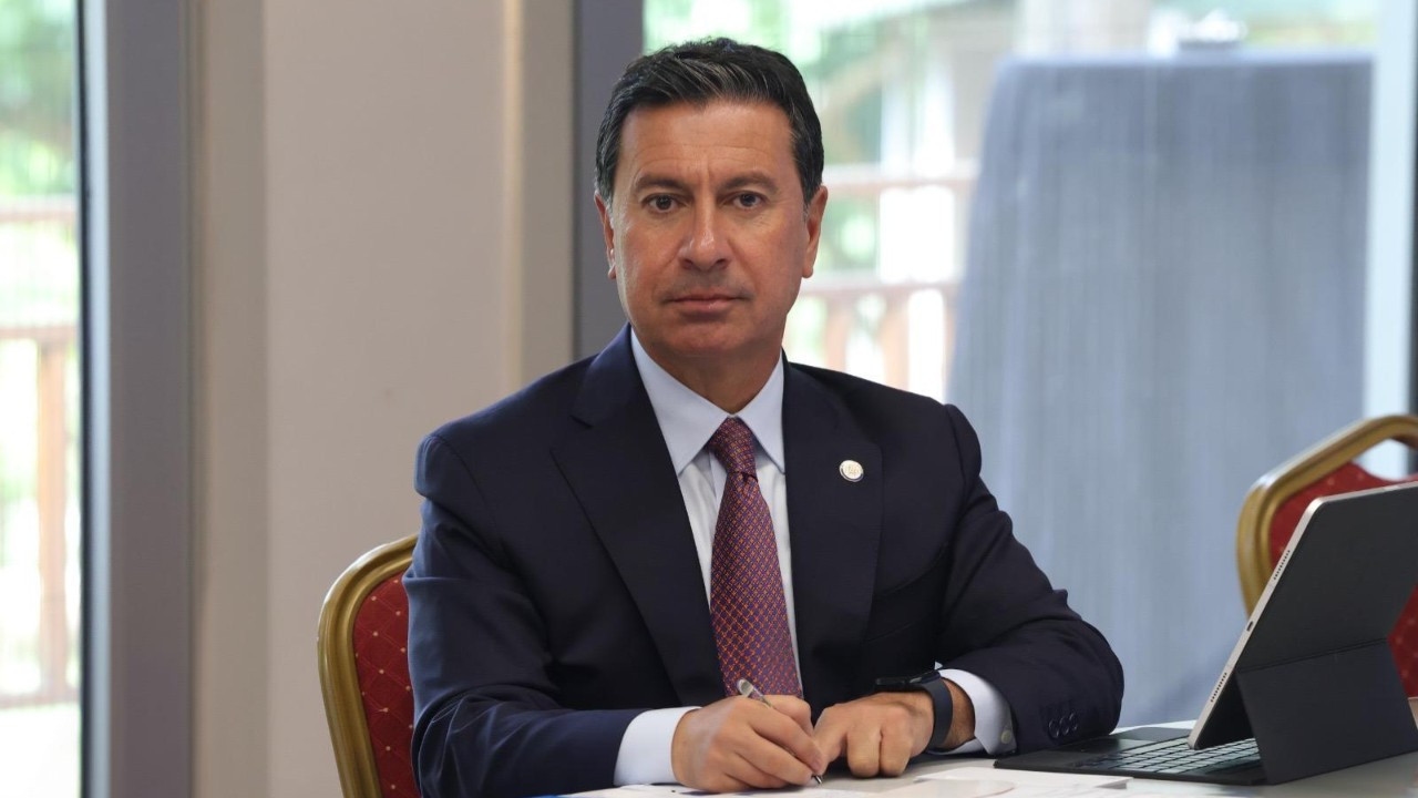 Domniemany atak na dom burmistrza gminy metropolitalnej Muğla Ahmeta Arasa: interwencja biura gubernatora