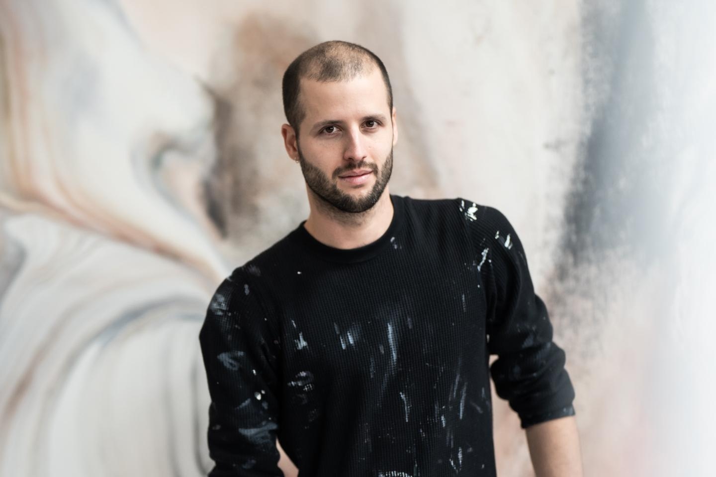 Paris Operası'nda dansçı olarak çalışıp ressam olan Silvère Jarrosson, sanat ve bilim arasındaki sınırda