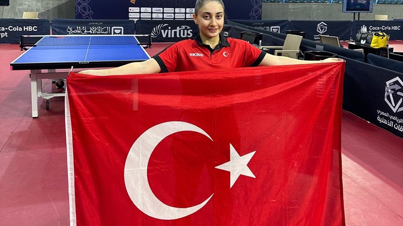 Ebru Acer won de zilveren medaille en Sümeyra Türk won de bronzen medaille in Egypte
