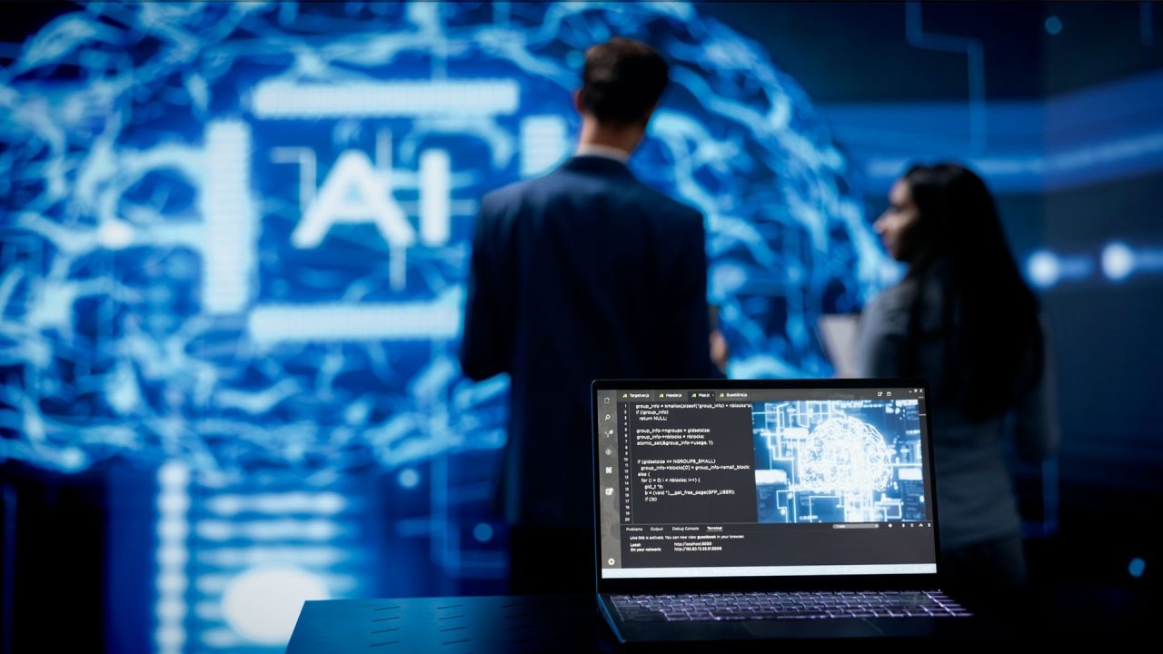 Esperti e celebrità chiedono di fermare la superintelligenza artificiale