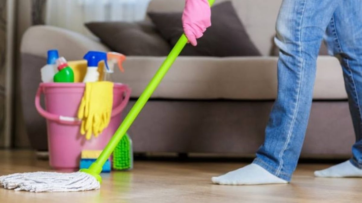 Fine anno con aumenti per i lavoratori domestici: di quanto aumenteranno gli stipendi?