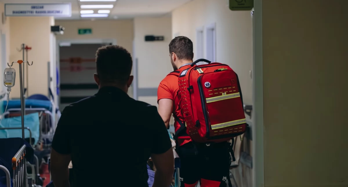 La señora Alina preparó café, encendió la televisión y fue al baño. Un instante después, se desplomó. El ictus ya no es solo una enfermedad de la tercera edad.