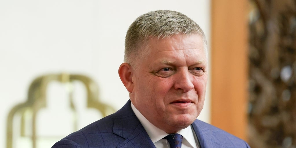 De Slowaakse premier verkoopt een nieuwe ronde ontslagen onder ambtenaren als bezuinigingen.