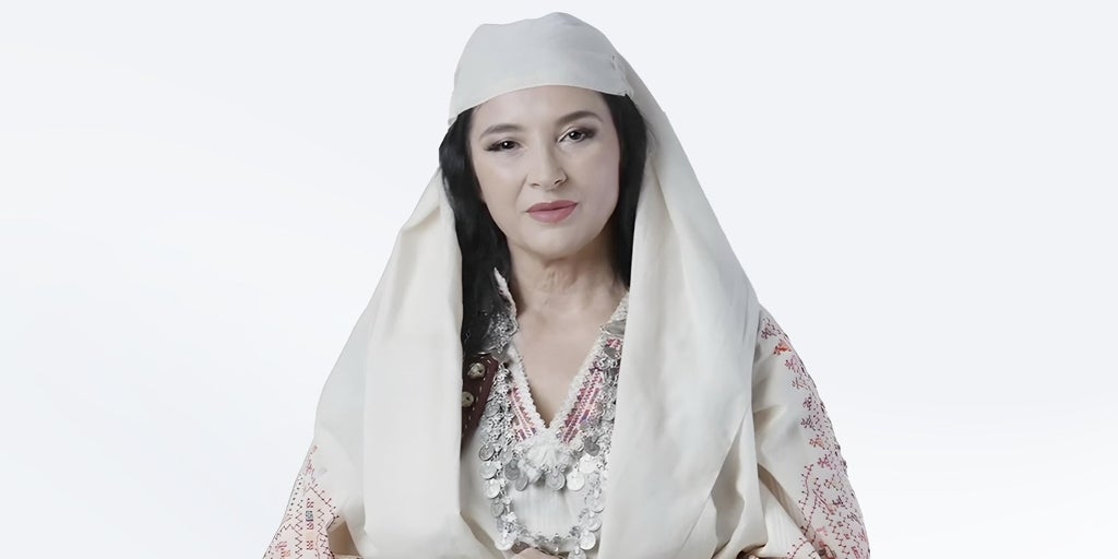 A ministra albanesa criada por inteligência artificial declara estar "grávida de 83 filhos".