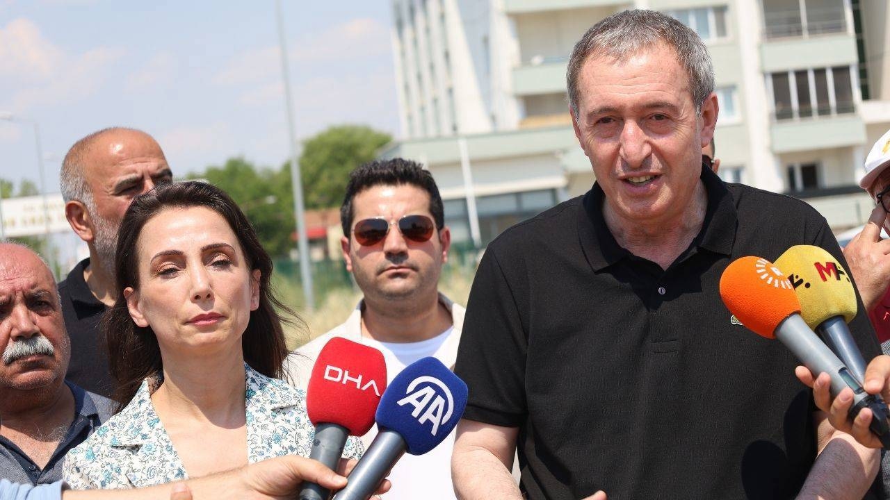 The meeting between DEM Party Co-Chairs and Selahattin Demirtaş has begun.
