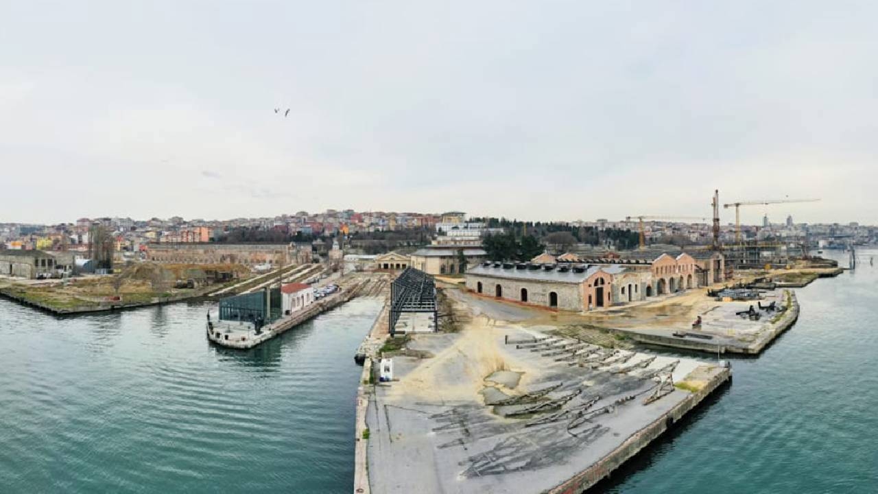 El brillo en los ojos está en el astillero.