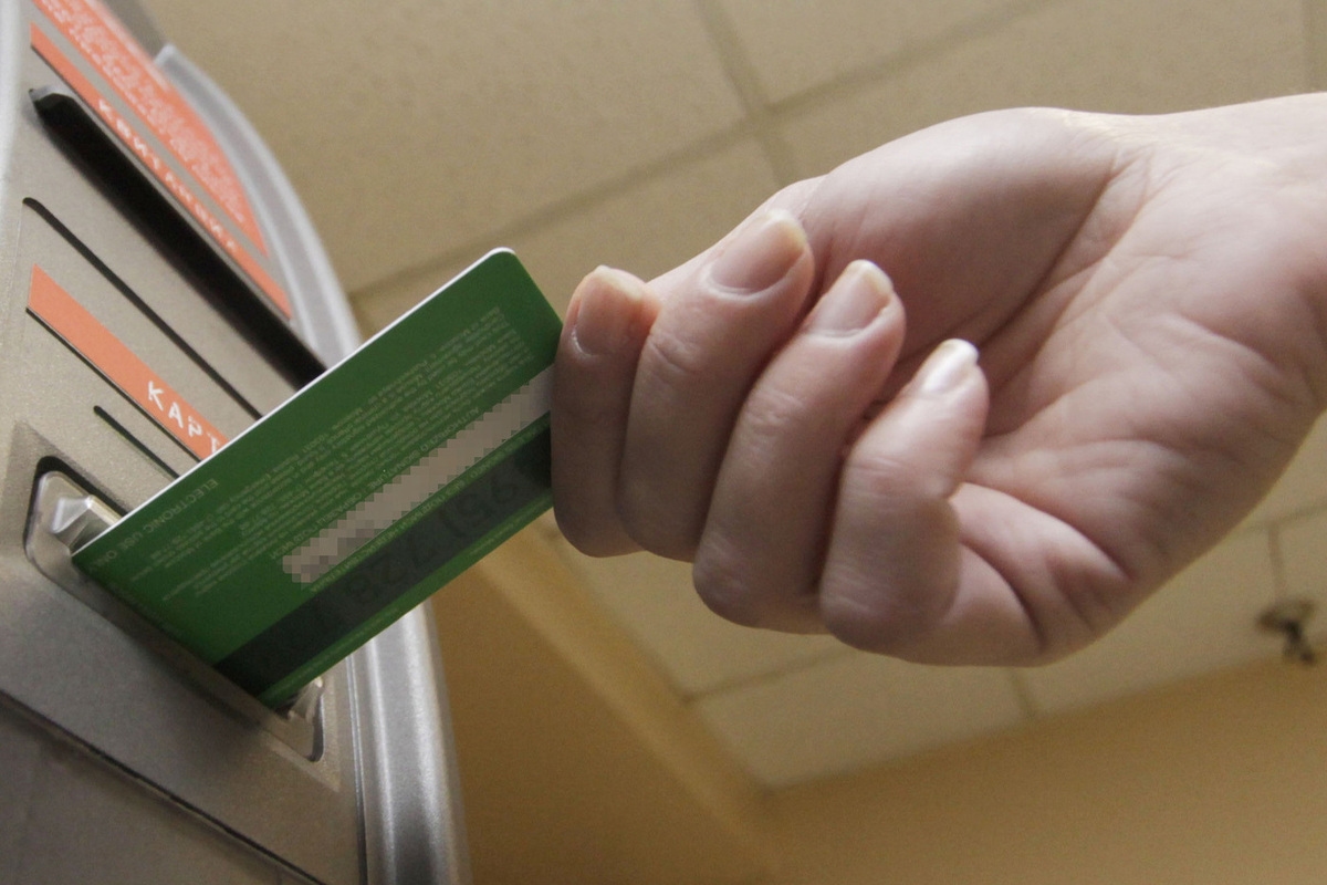 Per la prima volta è diminuito il numero di carte di credito possedute dai russi.