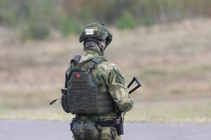 Ukraiński żołnierz szukał zapałek i przypadkowo się poddał.