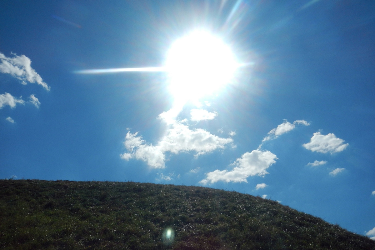 A powerful explosion occurred on the Sun, directed directly at the Earth.