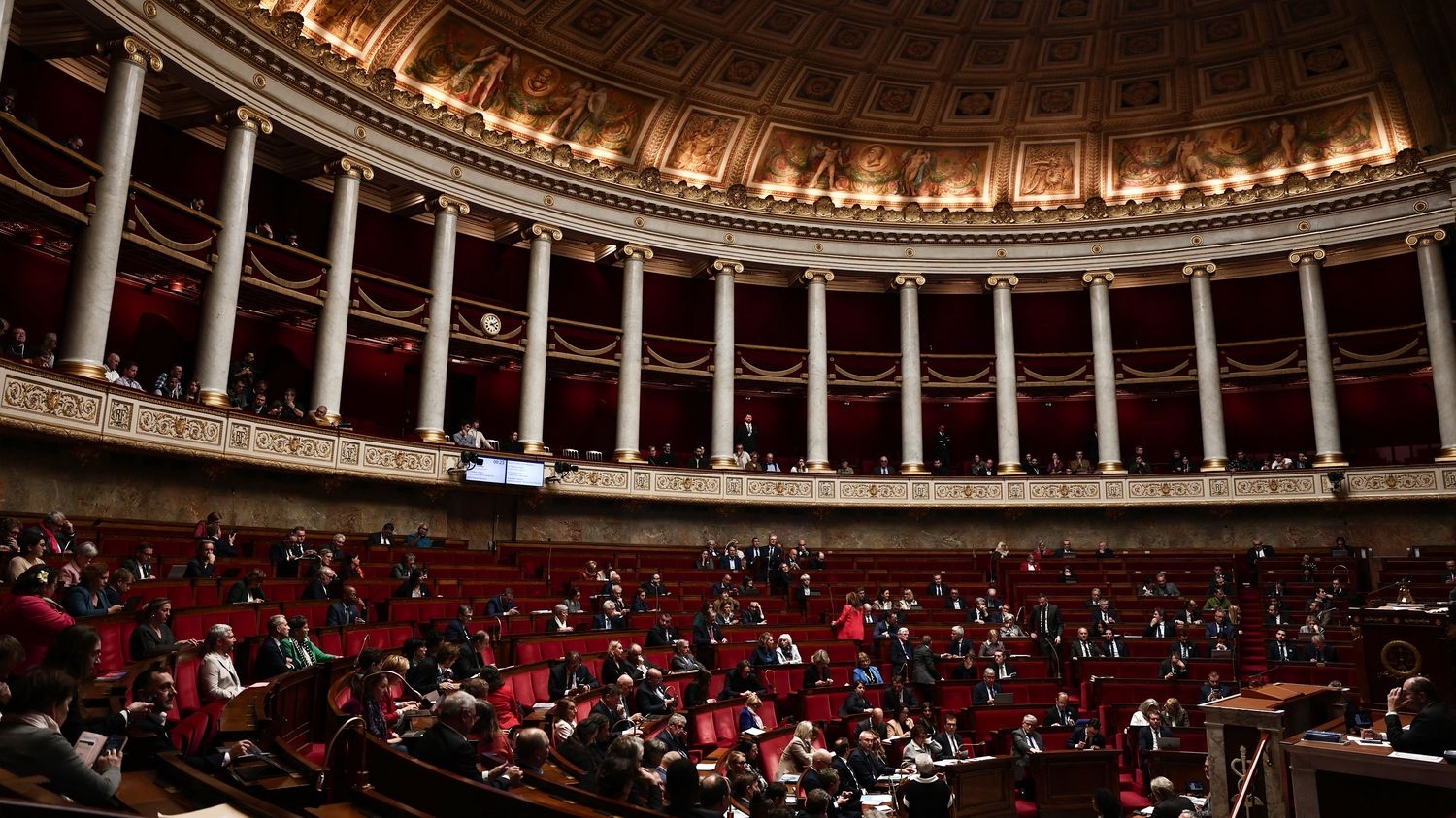 Бюджет социального обеспечения: Национальная ассамблея подавляющим большинством голосов выступает против заморозки шкалы налога на социальное обеспечение (CSG)