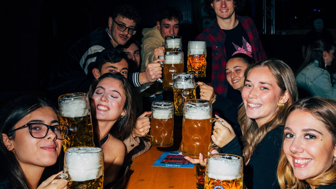 Bavaria będzie obecna w Neapolu przez kolejne dwa lata: 25 000 uczestników, 12 000 litrów piwa w Edenlandii.