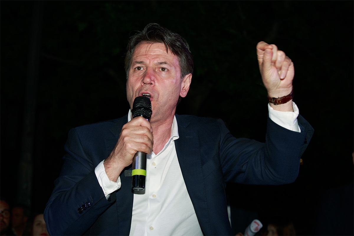 Rocco Casalino verlaat de communicatieafdeling van M5S: hoe ziet zijn toekomst eruit?