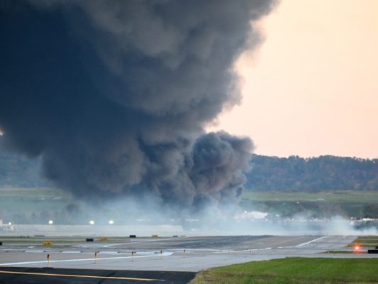 Mehrere Verletzte bei Absturz von Frachtmaschine in USA